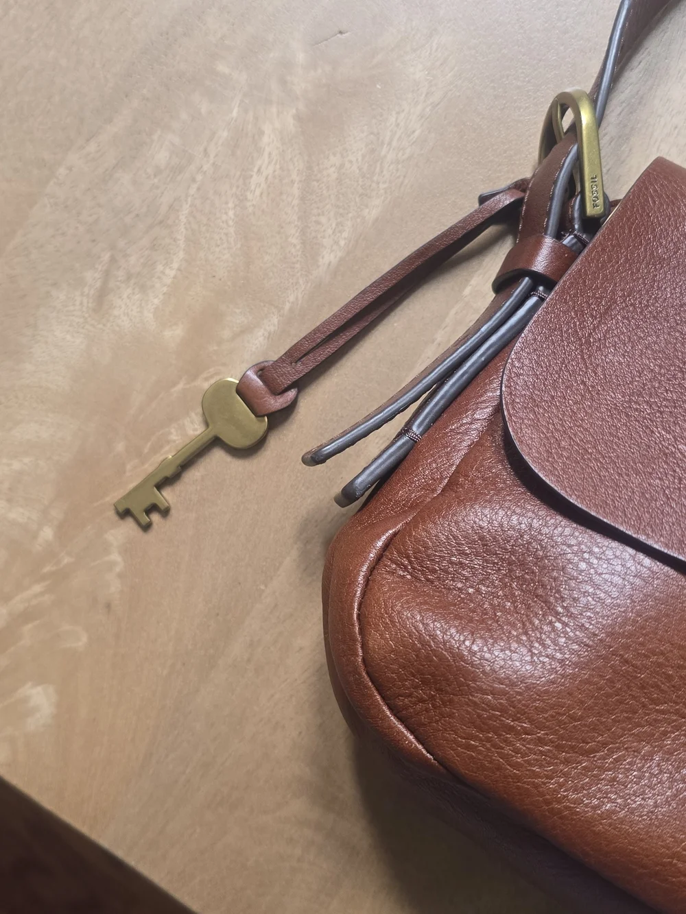 Fossil Harper Small Brown Leather Flap Crossbody Saddle Bag Purse with Key - Picture 9 of 13